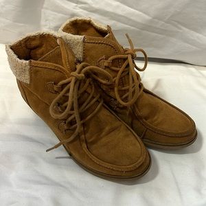 Maj Pow Tan Ankle Booties with Rubber Heel